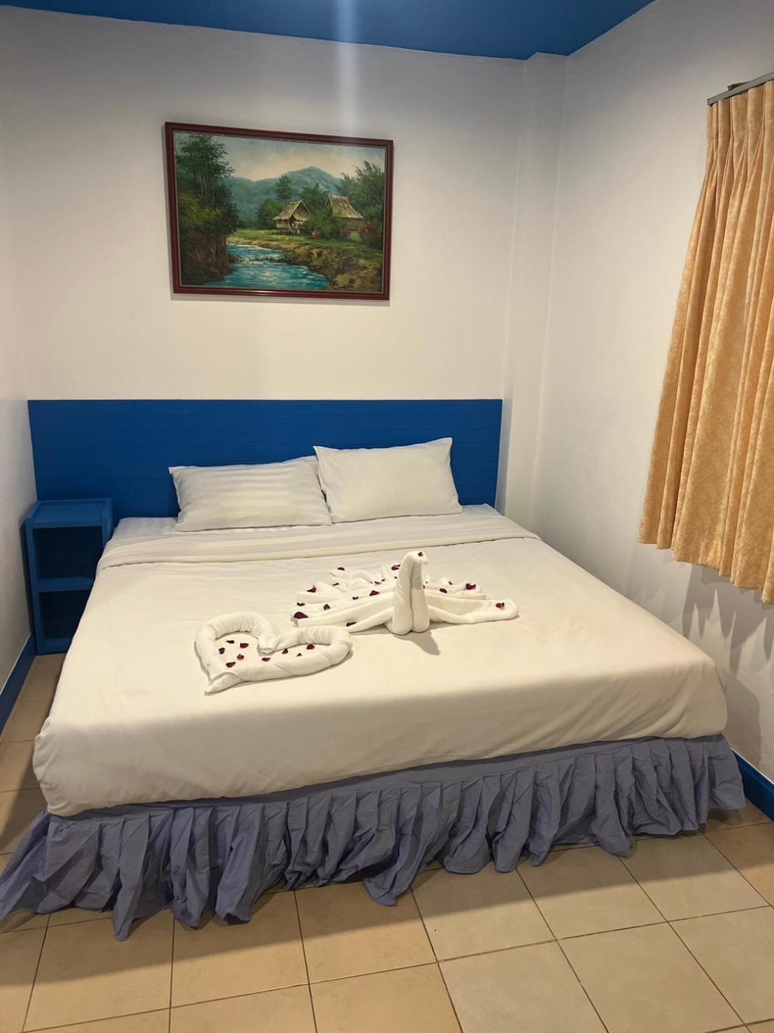 Blue Planet Hotel Patong Buitenkant foto
