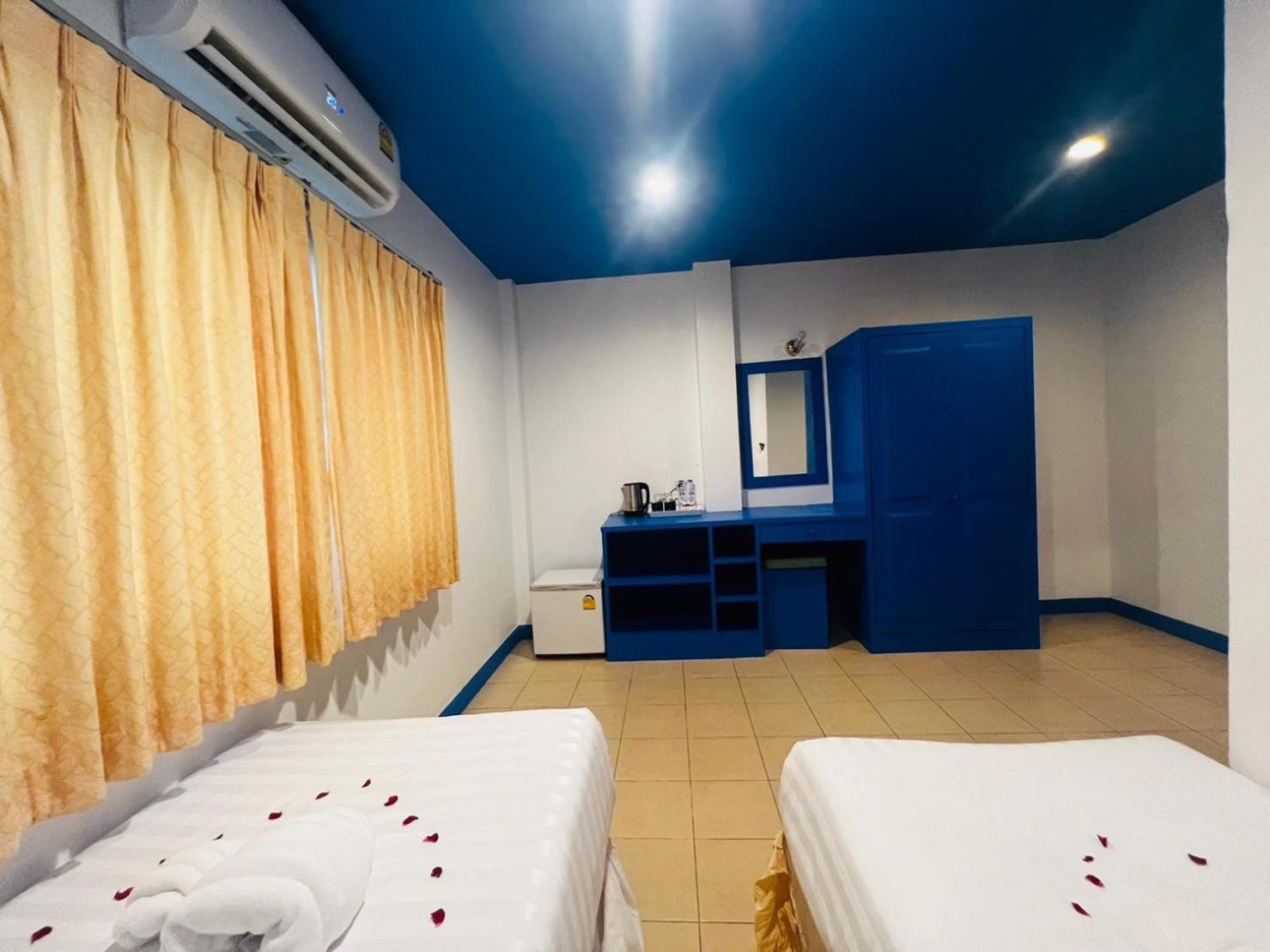 Blue Planet Hotel Patong Buitenkant foto