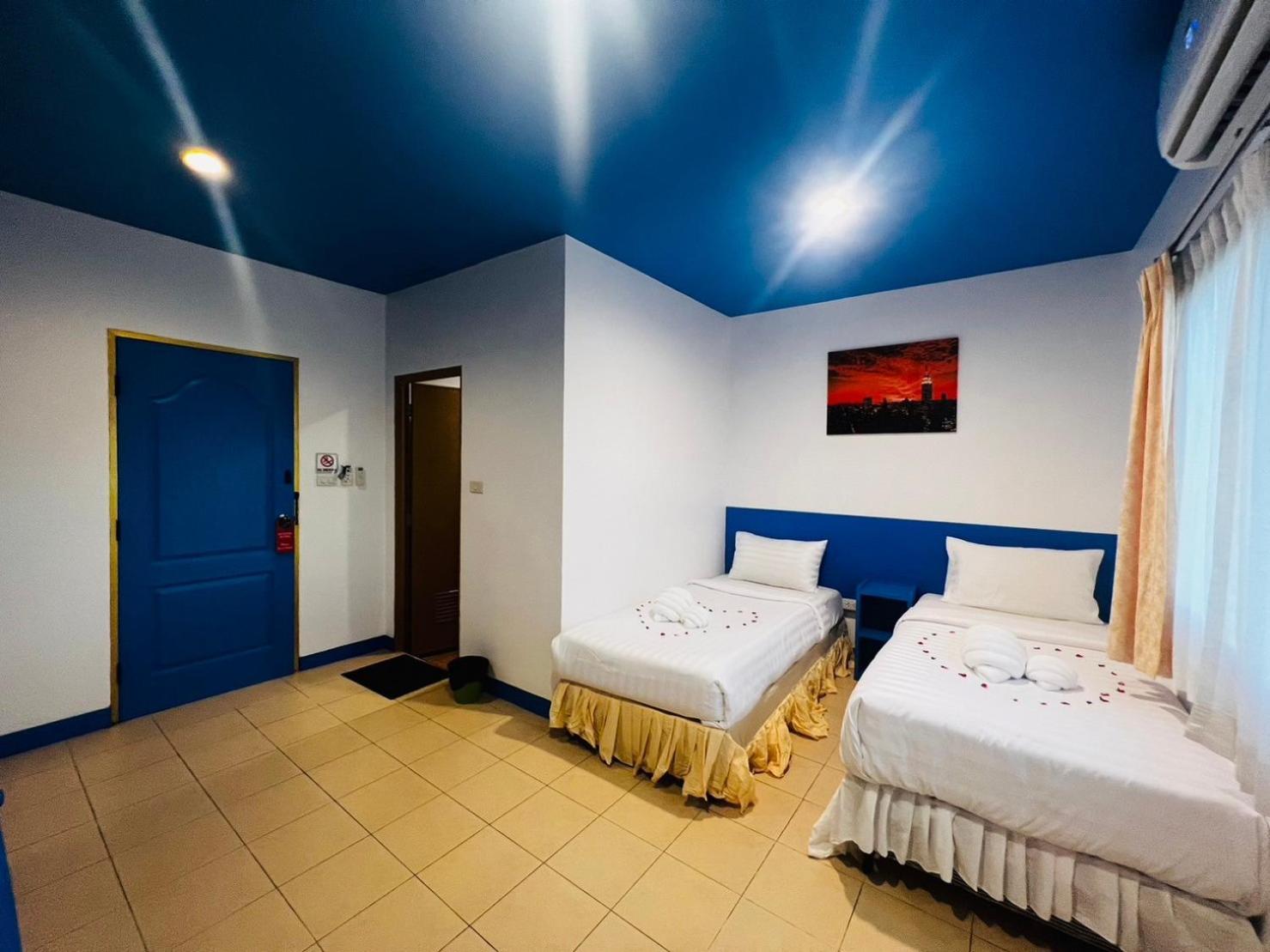 Blue Planet Hotel Patong Buitenkant foto