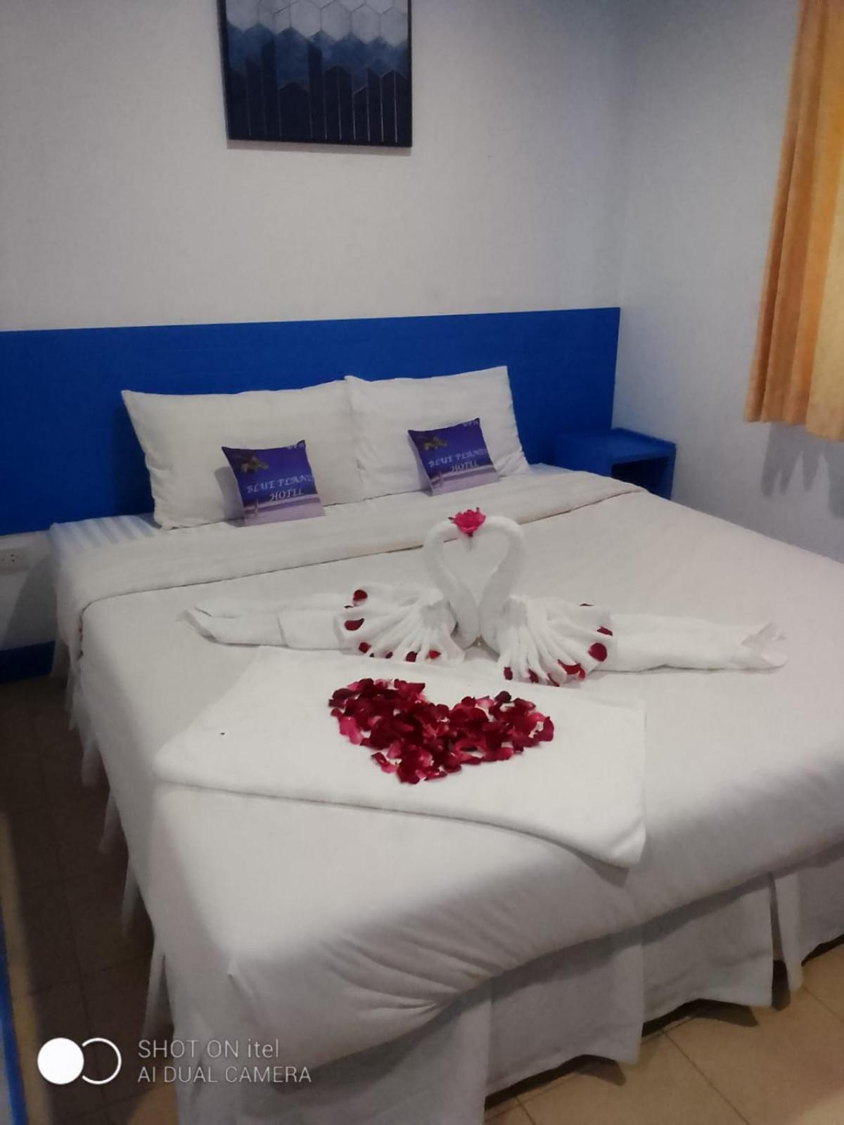 Blue Planet Hotel Patong Buitenkant foto